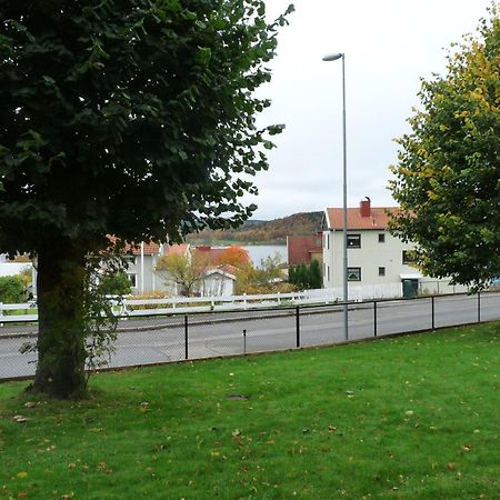 Ekhult Apartments - Ground Floor - Garden And Lake View Ulricehamn Kültér fotó