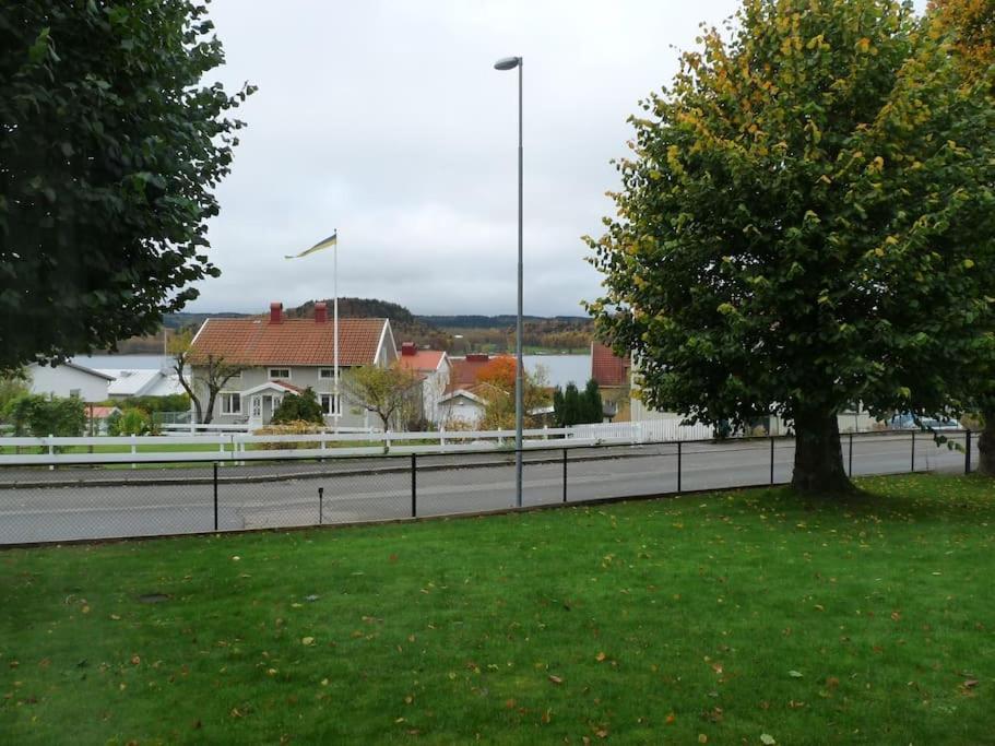 Ekhult Apartments - Ground Floor - Garden And Lake View Ulricehamn Kültér fotó